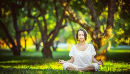 -今日体坛奇闻，里尔防线松动，马竞更衣室发声，Uzi却在雄鹿比赛大放异彩